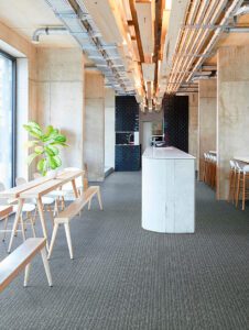 281_Interfloor-Linear-Project-SDN_Kleur-842_Hotel-Self-Restaurant-Industrieel