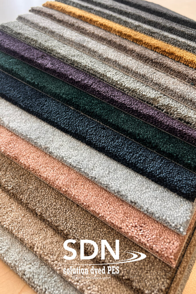 603_Interfloor_Velluto_Kleurstalen_Solution_Dyed_Pes_door_en_door_gekleurd_15_kleuren