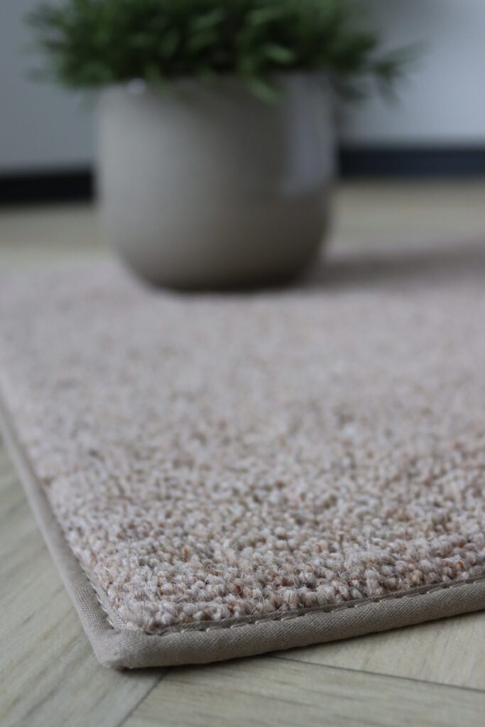 647_Interfloor_Noblesse-Wool_kleur731-warm-zacht-luxe-tapijtkwaliteit-gemeleerd