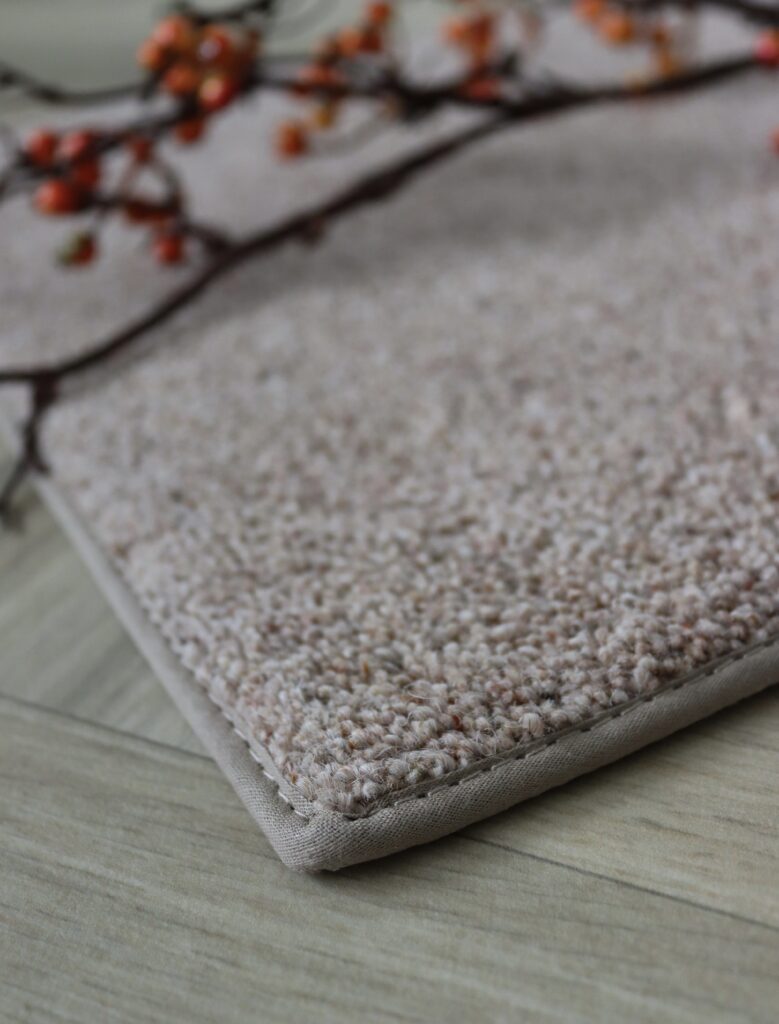 647_Interfloor_Noblesse-Wool_kleur731_woolmark-scheerwol-karpet-met-sierbloem