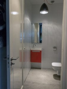 image 2 of 8 – Interfloor Dynamic Cemento – Kleur 609 -Vloer sanitaire ruimte toilet