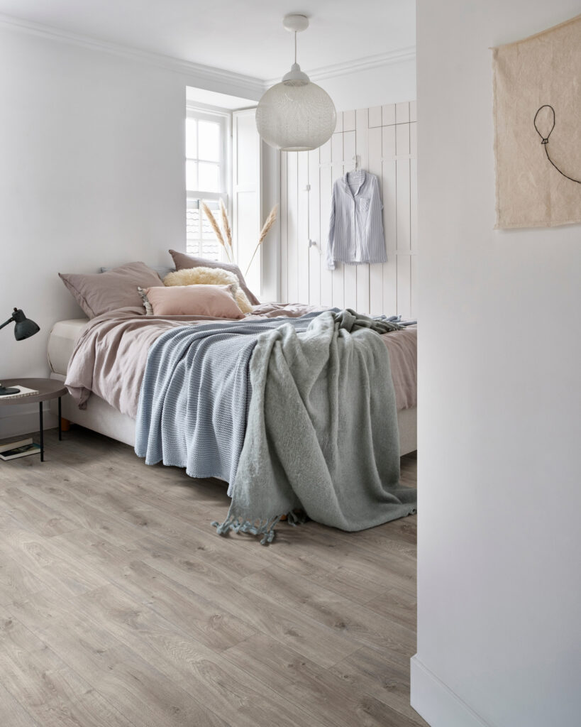 801_Interfloor_ModernWood_kleur886_slaapkamer_modern_huiselijk_pasteltinten