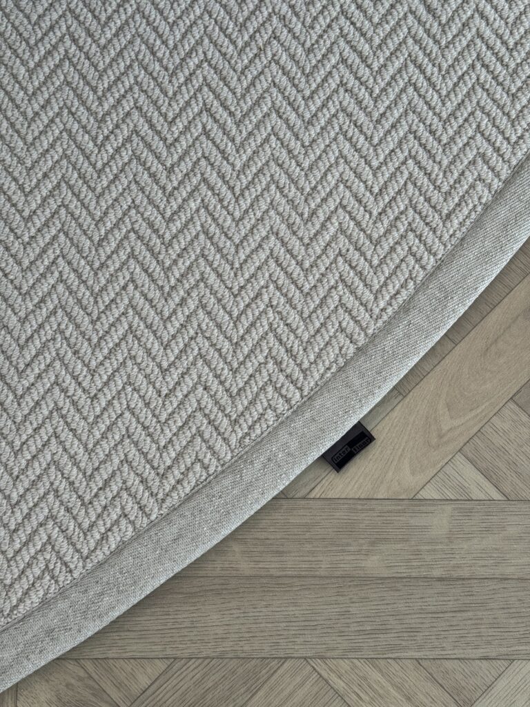 Garda Wool 172 met linnen bandafwerking