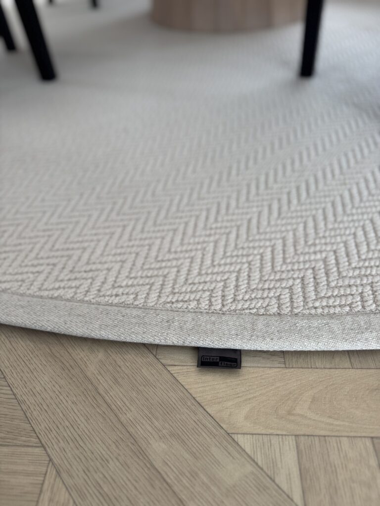 Garda Wool 172 met linnen band afwerking