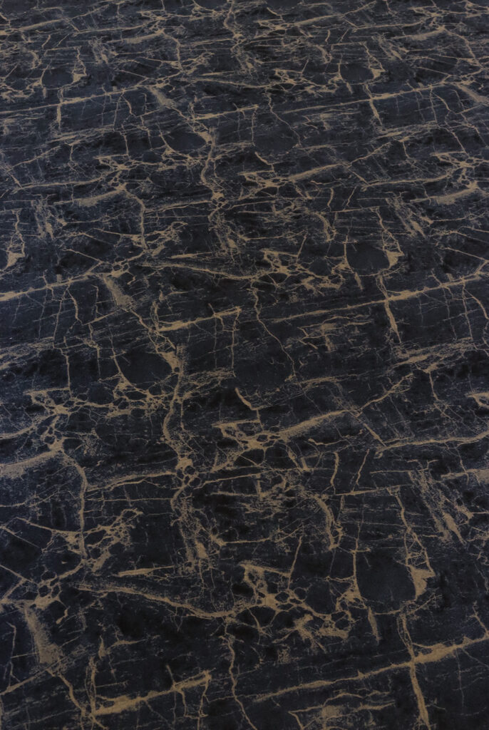 Interfloor_Mystico_kleur782_print_blauw_marmerlook_effect_tapijt