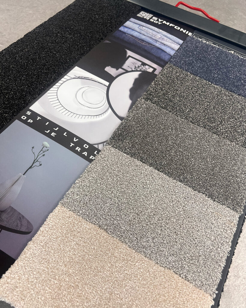 Interfloor_Symfonie_stalenhanger_jeansblauw_grijstinten_beige