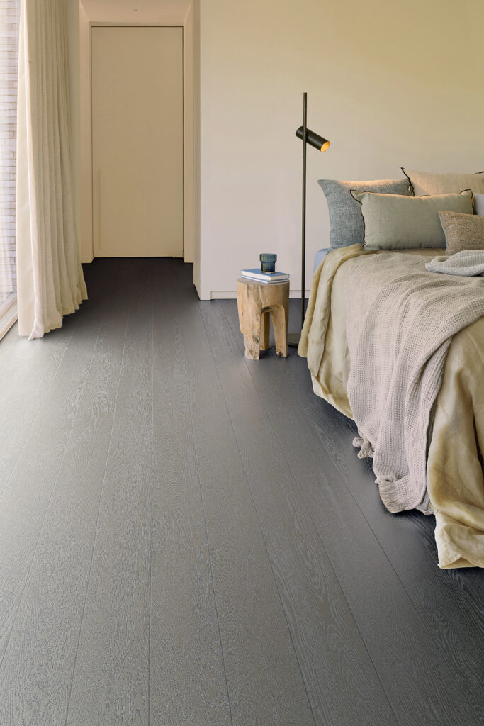 Interfloor_trendwood_kleur599_slaapkamer_donkerevloer_sfeervol_wonen