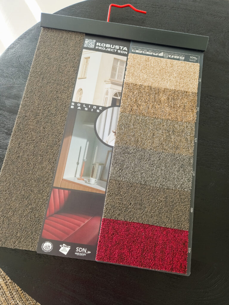 robusta-project-beige-stalenhanger