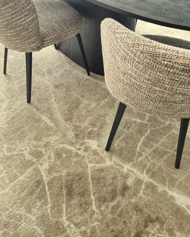 Details Mystico kleur 773 🌿
#interior #interieur #interiorinspiration #interieurinspiratie #trends #carpet #floor #flooring #vloer #vinyl #tapijt #vloerkleed #vloeren #interieurstyling #styling #interieurdesign #interieurinspiratie #interior4all #vloereninspo #mystico #trendwood #duurzaamheid